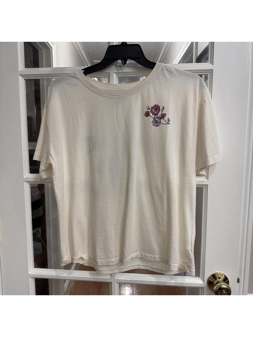 C&C California Women's Cream and White Tshirt